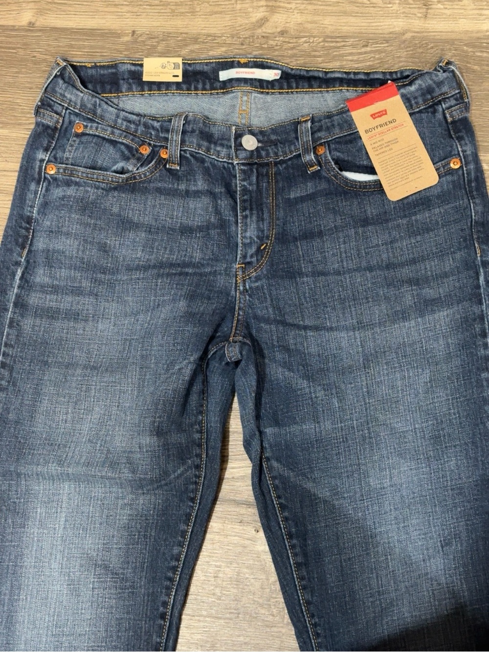 Levi’s Boyfriend Jeans Women’s Size 30 Mid Rise Stellar Stretch Tapered Leg NWT - Picture 4 of 9